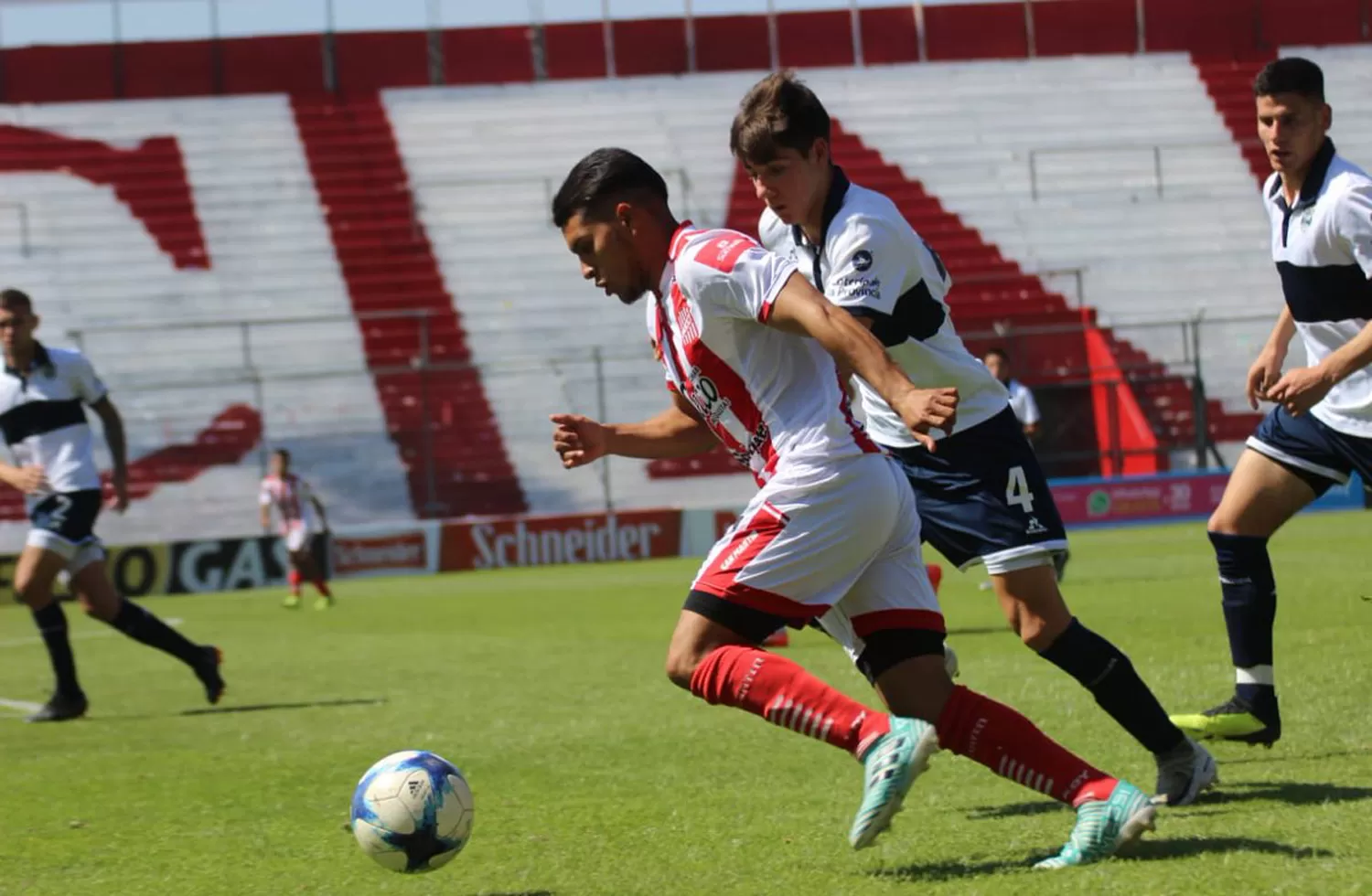 TRIUNFO SANTO. La reserva de San Martín venció a Gimnasia de La Plata.