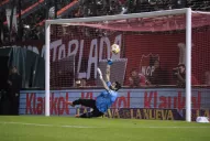 Lucchetti, el arquero del bicentenario con la camiseta Atlético