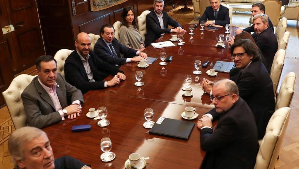 LA NUEVA CONFORMACIÓN. Tras los anuncios formulados por el propio jefe de Estado, el gabinete quedó reducido a una decena de ministros, mientras que el resto se convertirá en secretarios de Estado.