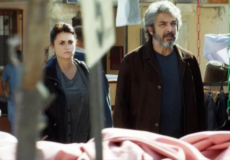 TODOS LO SABEN. Penélope Cruz y Ricardo Darín en una escena de la película de Asghar Farhadi.- 