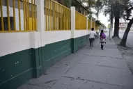 Observó desde un balcón cómo asaltaban y baleaban a su esposa