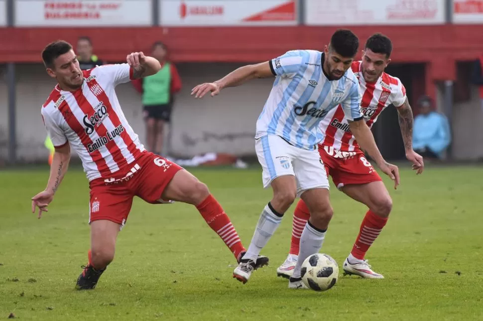 BAILARÁ CON LA MÁS FEA. Cahais deberá lidiar con Tevez, Benedetto y compañía. la gaceta / foto de Osvaldo Ripoll