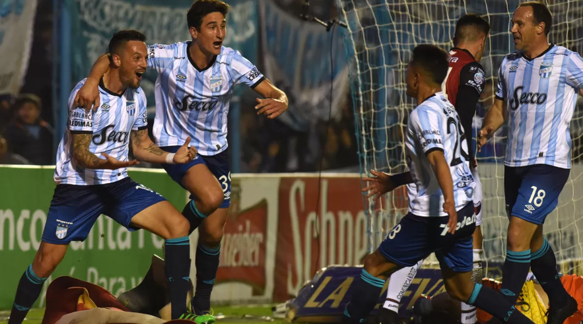 POR LA PUNTA. Atlético está a un triunfo de subirse a lo más alto de la tabla.