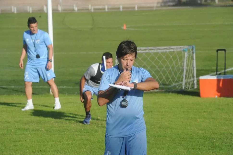 EL BALANCE. Meoni no cree en eso de “fundir” a los jugadores, más bien cree en un trabajo con cargas repartidas. la gaceta / foto de Antonio Ferroni