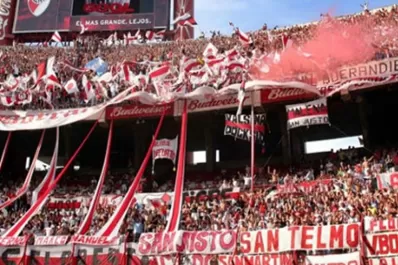 Un hincha de River sufrió un infarto en el Monumental y falleció