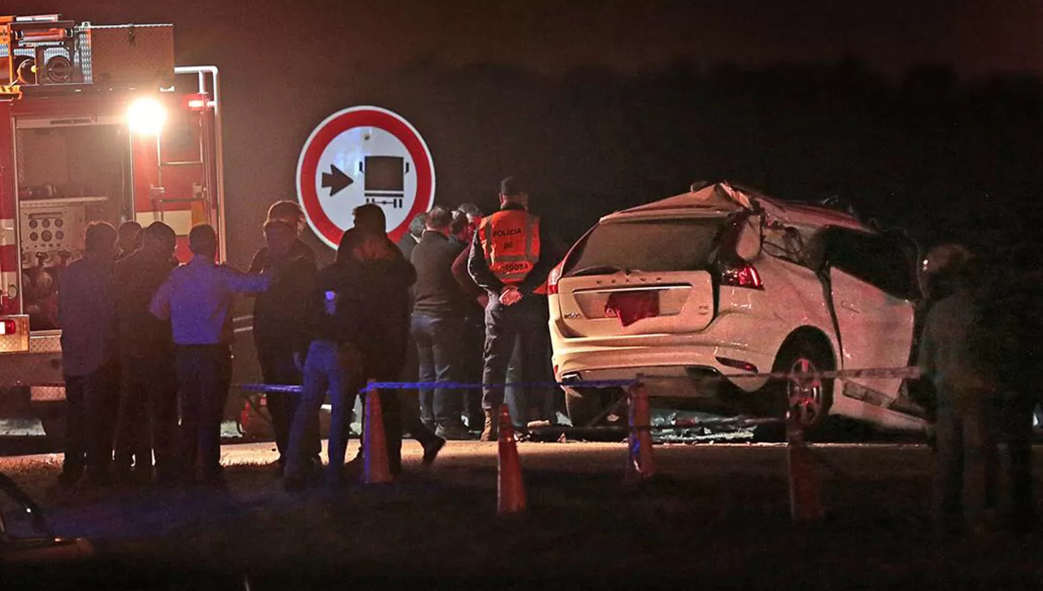 Así quedó el auto que conducía José Manuel de la Sota