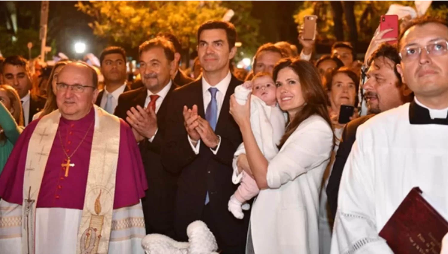 Juan Manuel Urtubey y su esposa Isabel Macedo participaron de las festividades.