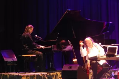 Litto Nebbia y Leo Deza, tres décadas de relación que se plasman en una obra conjunta