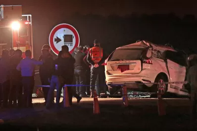 Así quedó el auto que conducía José Manuel de la Sota