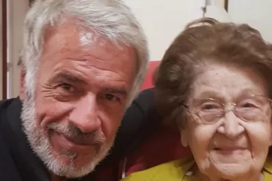La madre de De la Sota, de 98 años, concurrió al velatorio