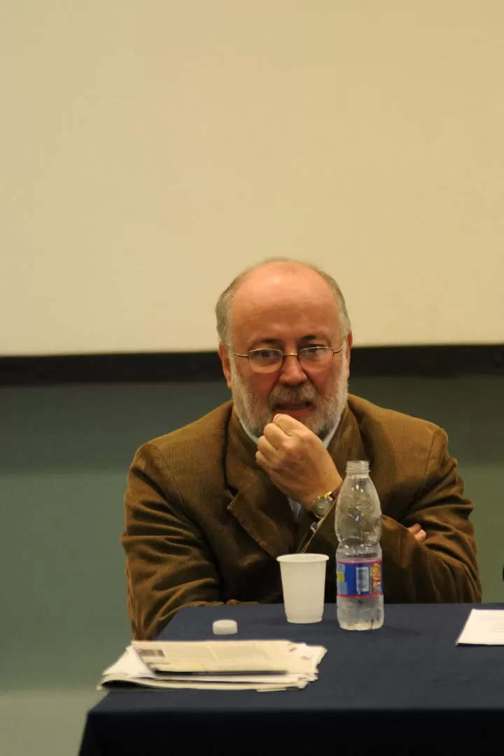 DIFERENCIAS. Peirce -expone Ruiz Pesce- distingue tres evoluciones: la de la necesidad, la del azar y la de la caridad. LA GACETA / FOTO DE INÉS QUINTEROS ORIO.-