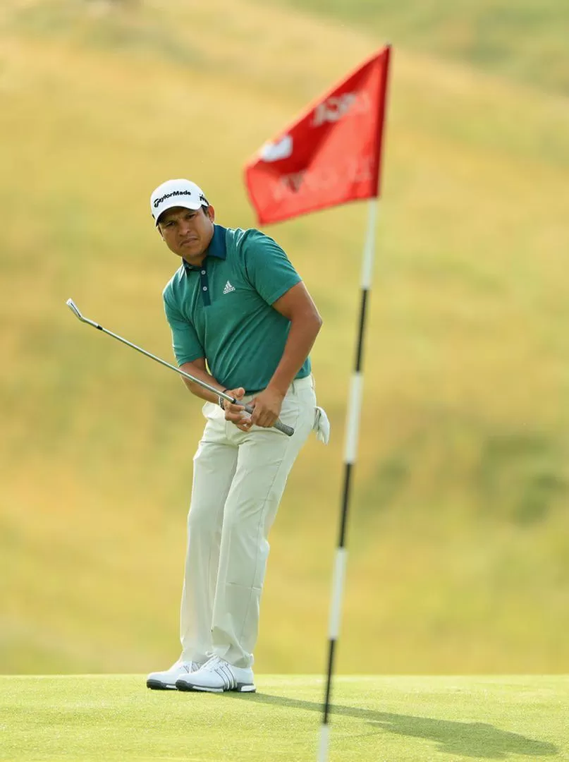 UN PASO MÁS. Andrés Romero está a cuatro golpes de los punteros. 