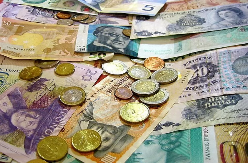 LAS MÁS AFECTADAS. Las monedas de los países emergentes quedaron atrapadas en la corriente bajista que se desató en el mercado. 