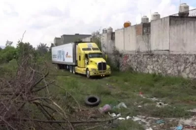 Encontraron un contenedor con alrededor de 100 cadáveres que “no cabían en la morgue”
