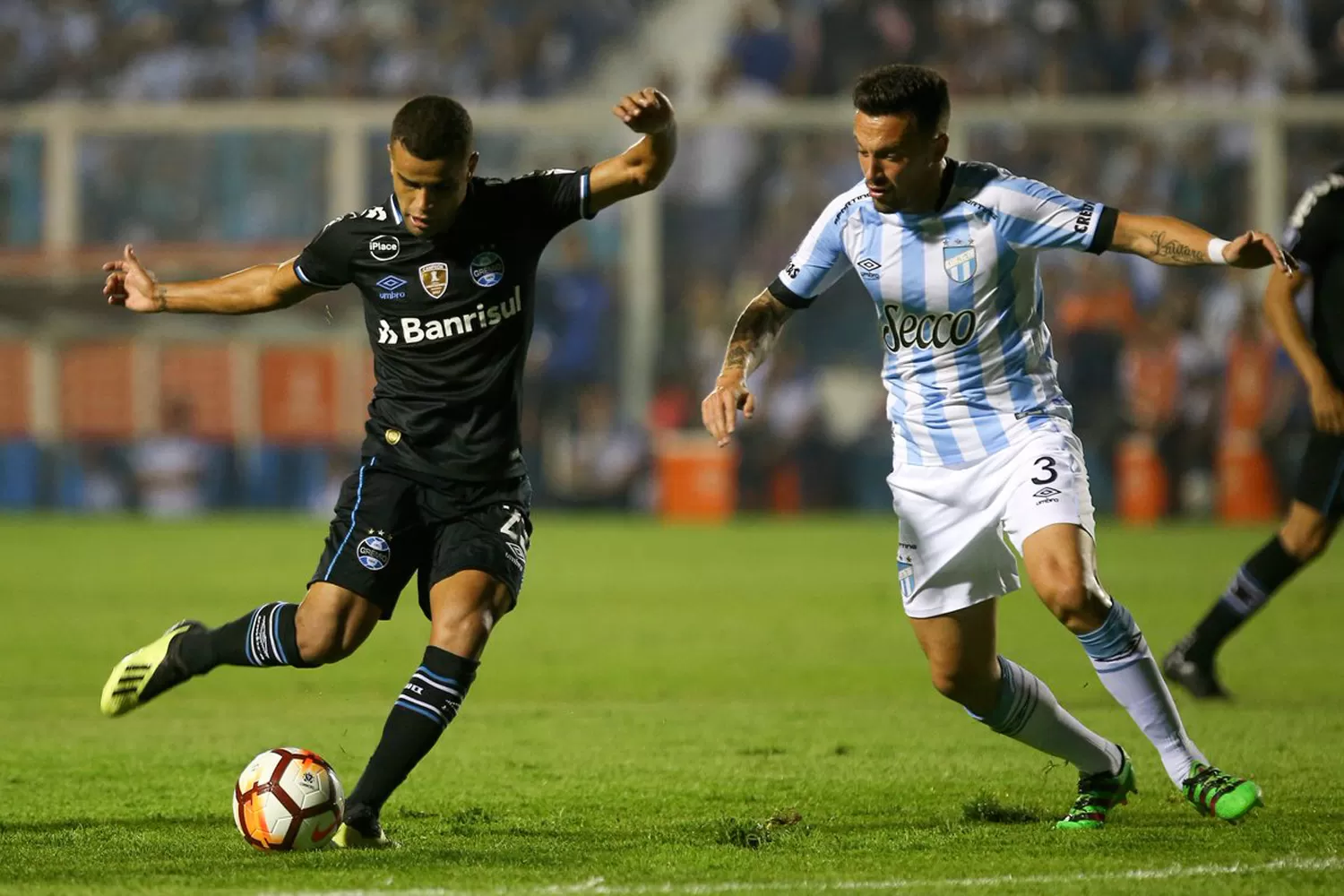 EN EL MONUMENTAL. Atlético recibió a Gremio.