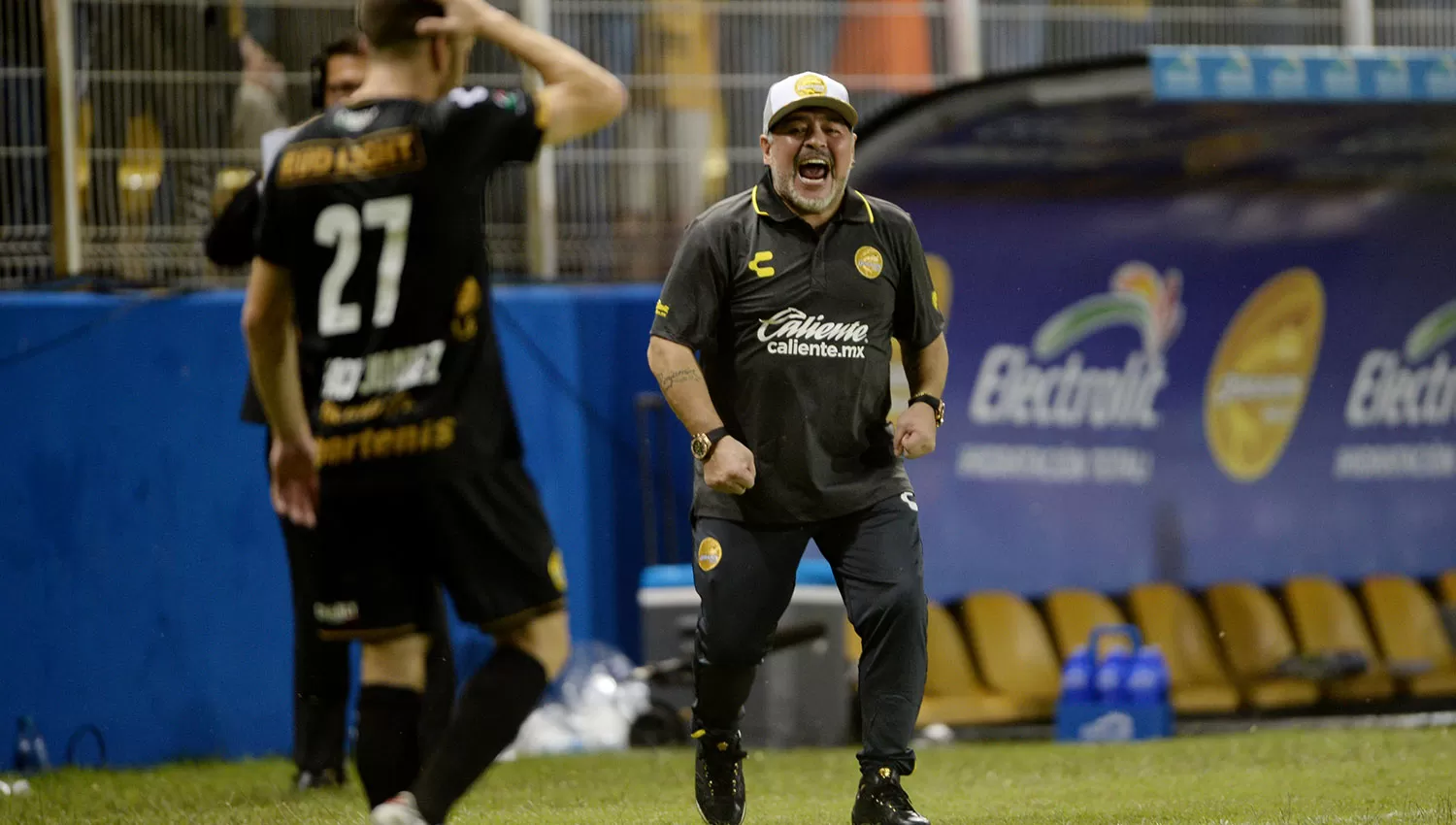 Maradona se mostró muy activo en su primer partido en Dorados.