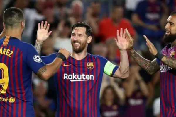 Messi marcó por tres en la goleada de Barcelona sobre PSV, en el debut de la Champions League