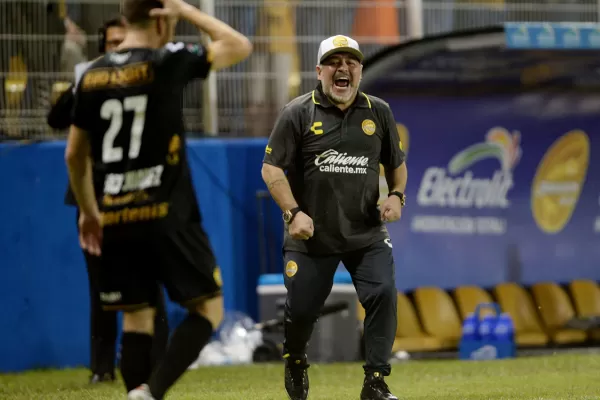 Los detalles del exitoso debut de Maradona en Dorados de Sinaloa