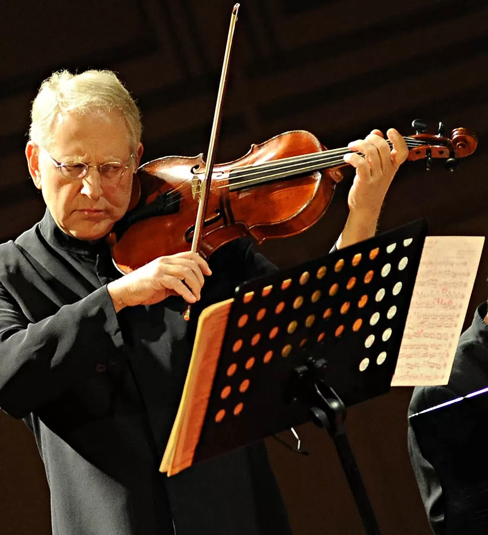 ESTRELLA MUNDIAL. Shlomo Mintz ofreció conciertos, dio una clase maestra y eligió a los mejores en un concurso. LA GACETA / FOTO DE HÉCTOR PERALTA.-