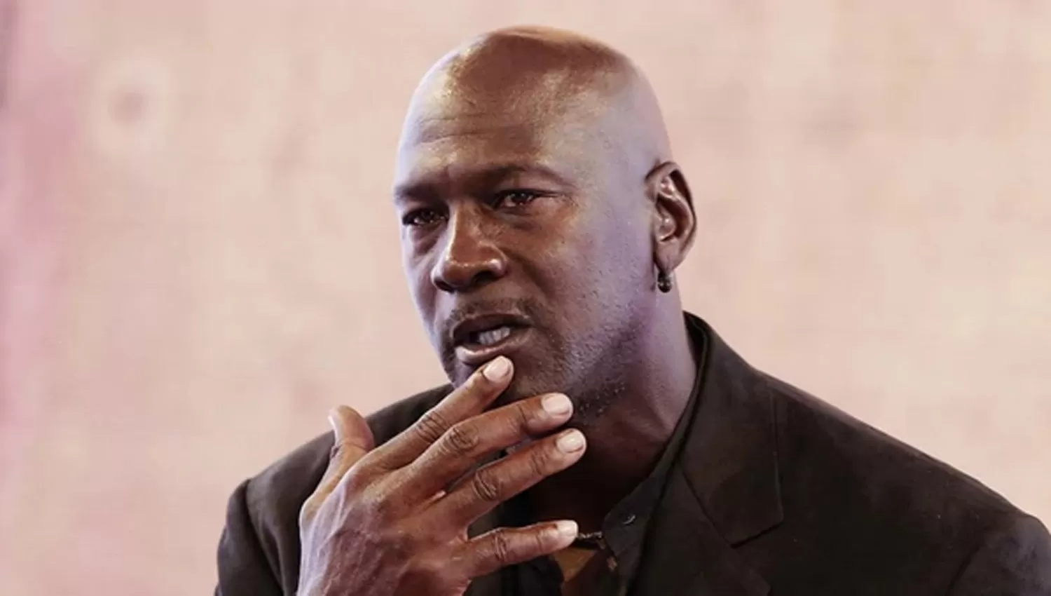 MICHAEL JORDAN. El ex basquetbolista donará dinero para las víctimas del huracán.