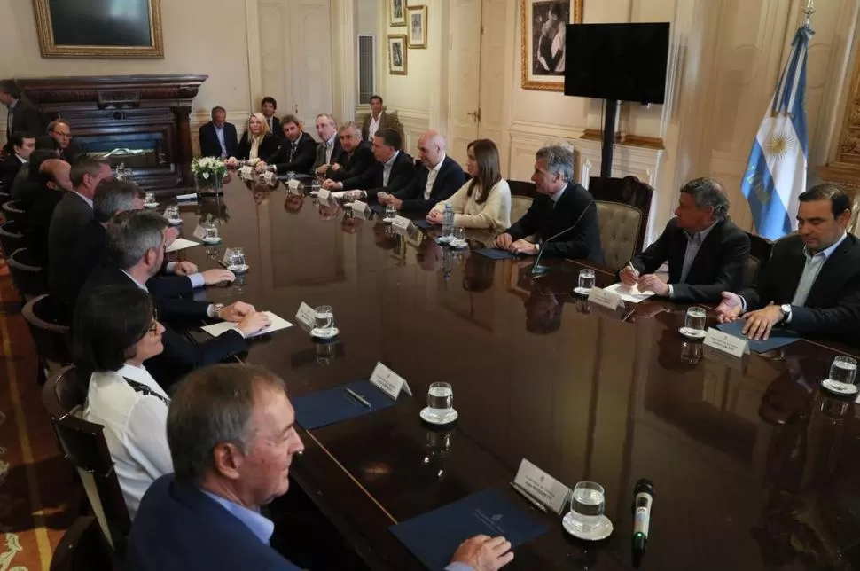 NEGOCIACIÓN. El Presidente recibió a los gobernadores en la Casa Rosada. twitter @mauriciomacri