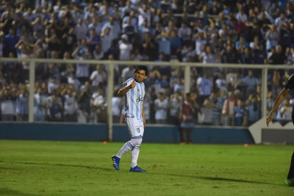 FIGURA. Pese a la derrota de anoche, Rodríguez es reconocido en todas partes. la gaceta / foto de DIEGO ARAOZ