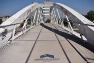 Por unas grietas, la Provincia no pudo recibir la obra de los puentes sobre Córdoba y Mendoza