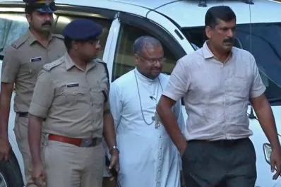 El papa Francisco suspendió a un obispo indio acusado de violar a una monja