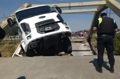 El puente caído había sido habilitado en 2015