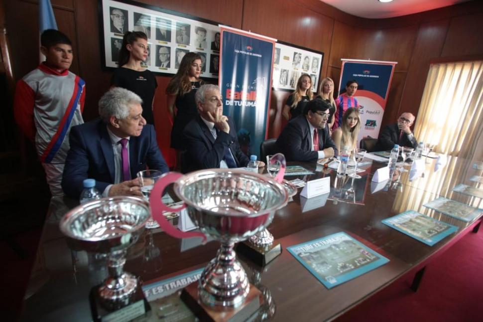 PRESENTACIÓN OFICIAL. José Díaz brindó detalles de lo que será la jornada turfística interprovincial del lunes 24. foto de fabian font