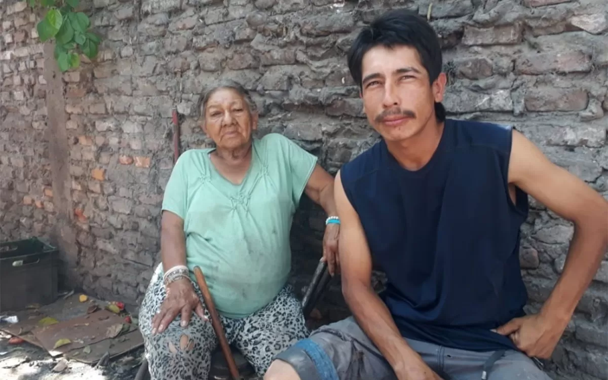 ANGUSTIA. Ceferina Brito y Juan Carlos Brito, madre y hermano del joven desaparecido, mantienen la esperanza de encontrar con vida a Juan Miguel.