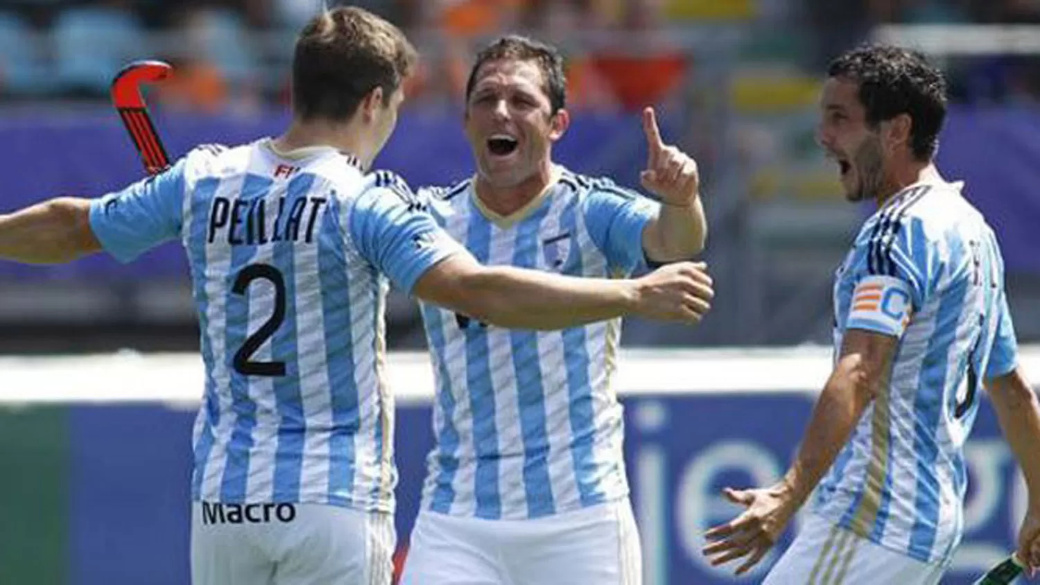 UN GOL CLAVE. El córner de Pedro Ibarra fue letal para el triunfo ante los malayos.