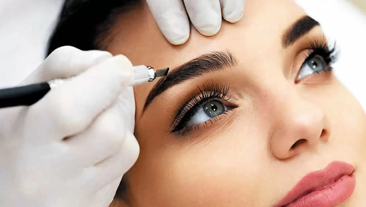 MICROBLADING. La técnica que soluciona los problemas a las personas con pocas cejas.