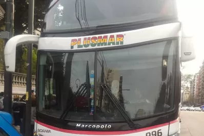 Retuvieron a choferes que iban a trasladar a estudiantes en un viaje de egresados por estar drogados