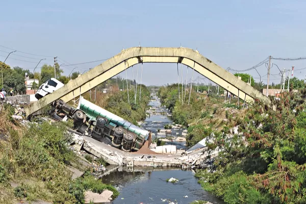 Puentes que separan