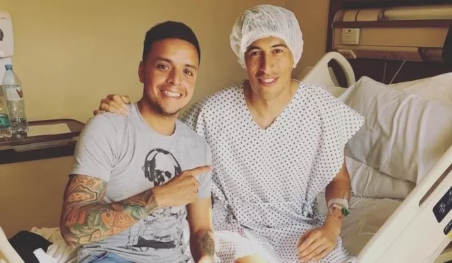 CON UN AMIGO. Fernando Barrientos visitó a Andrada antes de la operación.