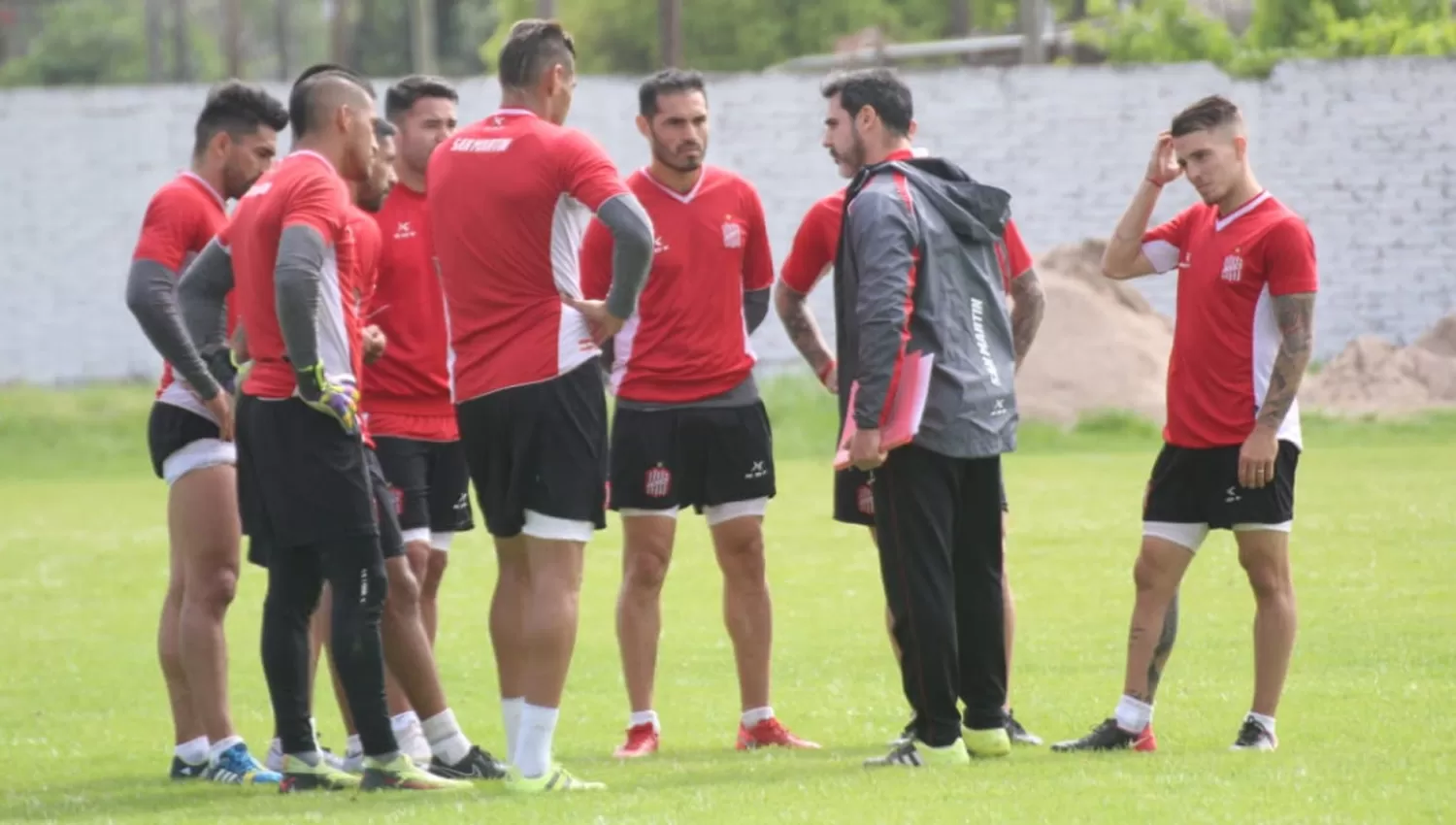 Con Martos, San Martín buscará su primer triunfo en la Superliga.