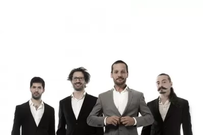 Tres guitarras, un guitarrón y una voz celebran la música criolla argentina