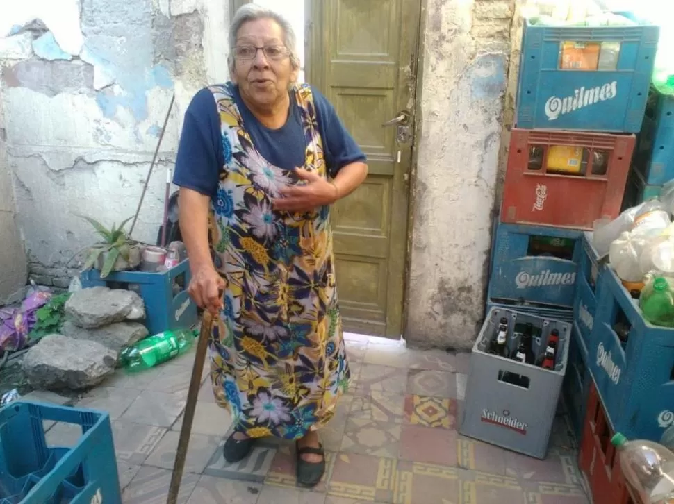 PROFUNDA ANGUSTIA. “Por defender a su familia, ahora mi hijo está detenido”, se lamentó Marta Salcedo, madre del imputado por matar a una mujer.  la gaceta / foto de francisco fernández