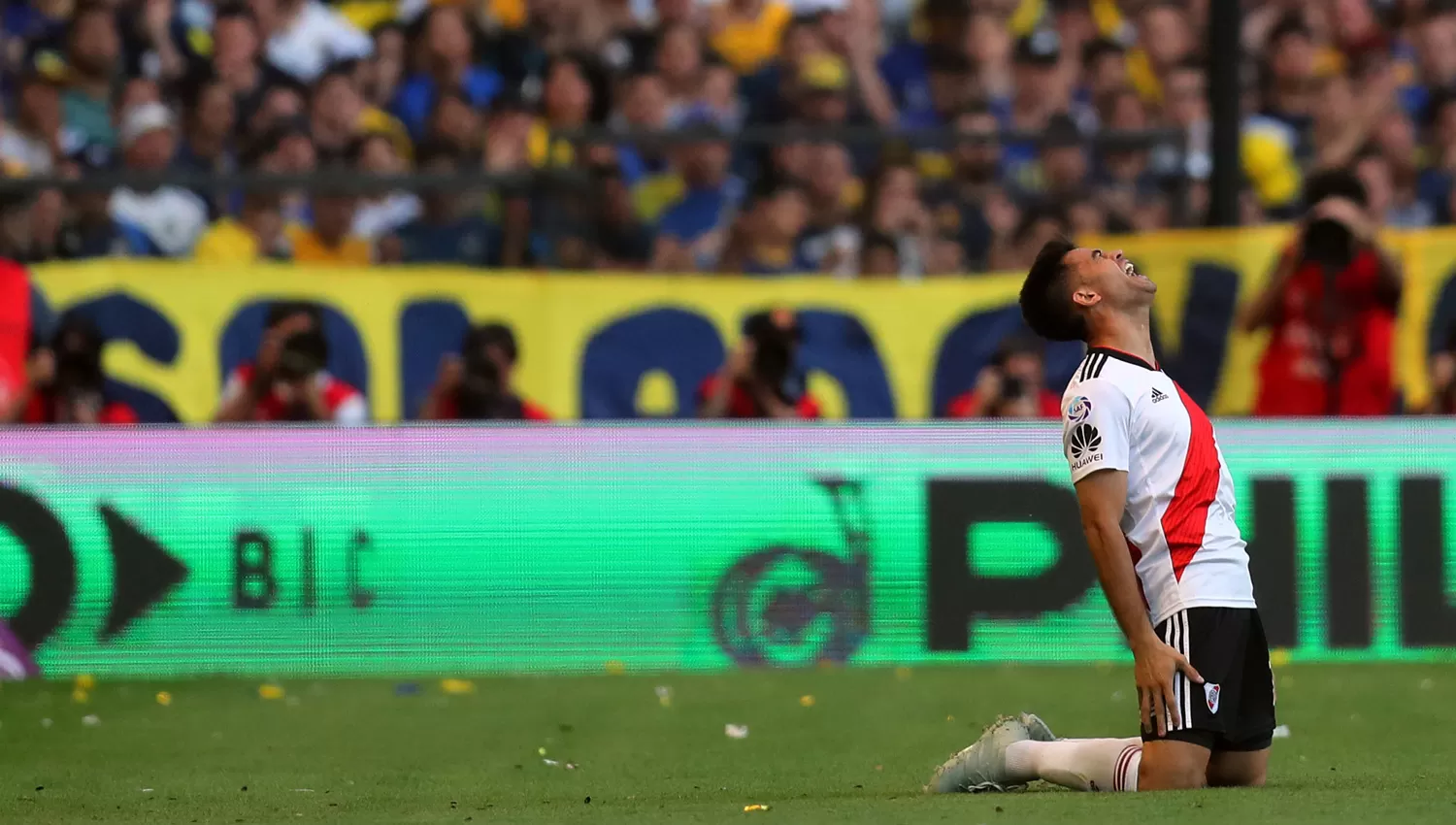 GOLAZO. Martínez celebra la apertura del marcador. 