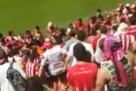 Video: los hinchas de San Martín se fueron a las piñas en las plateas
