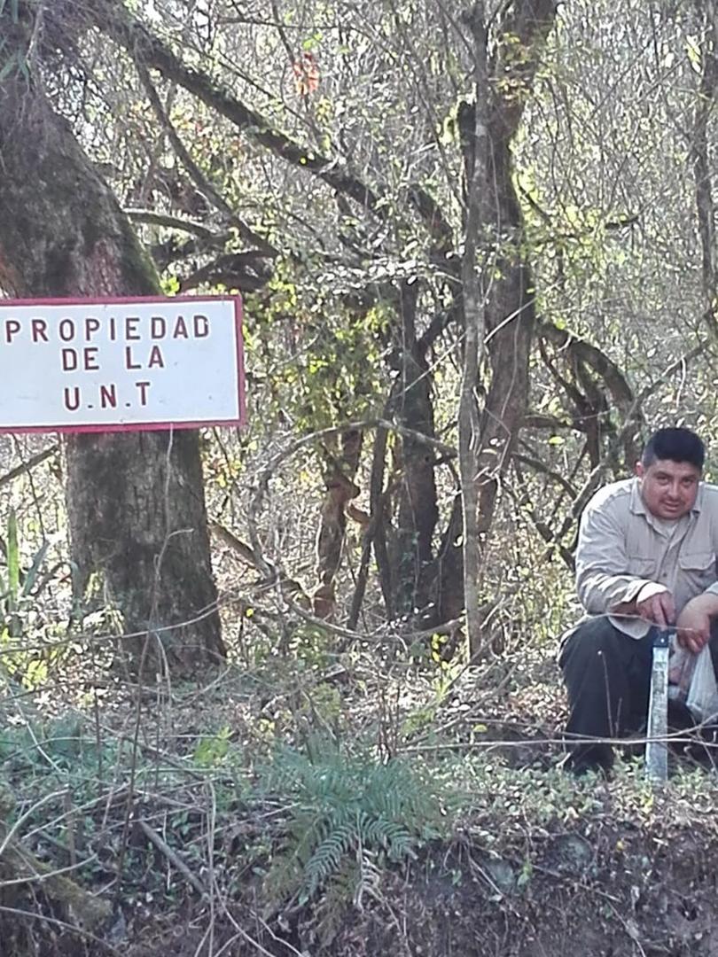 EN LA CASCADA. La UNT colocó un cartel de propiedad. 