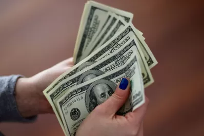 El dólar subió y  casi rozó los $ 38
