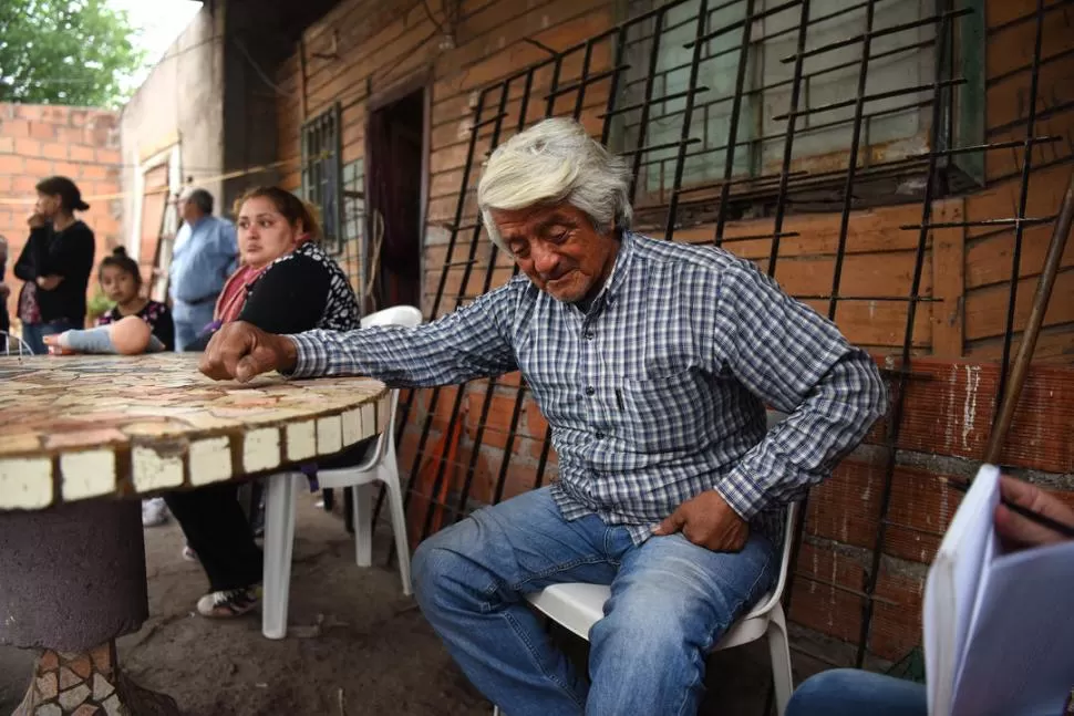 MUCHO DOLOR. “La levanté en mis brazos y la llevé a la casa, le pedía que no se muera”, relató el viudo. 