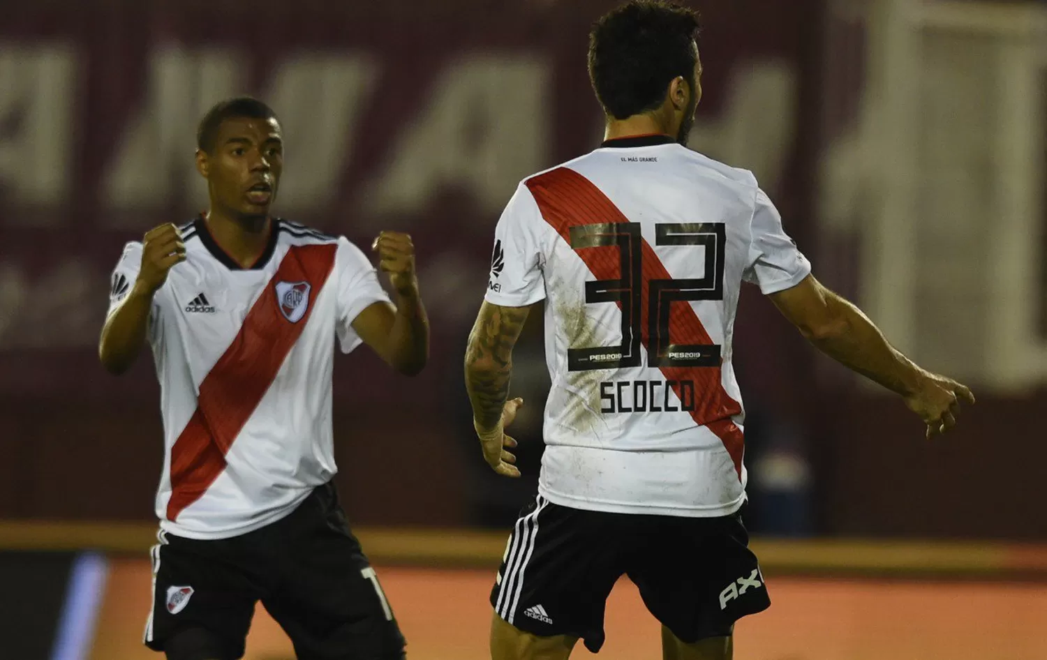 RIVER VS LANÚS. Tras el primer gol.