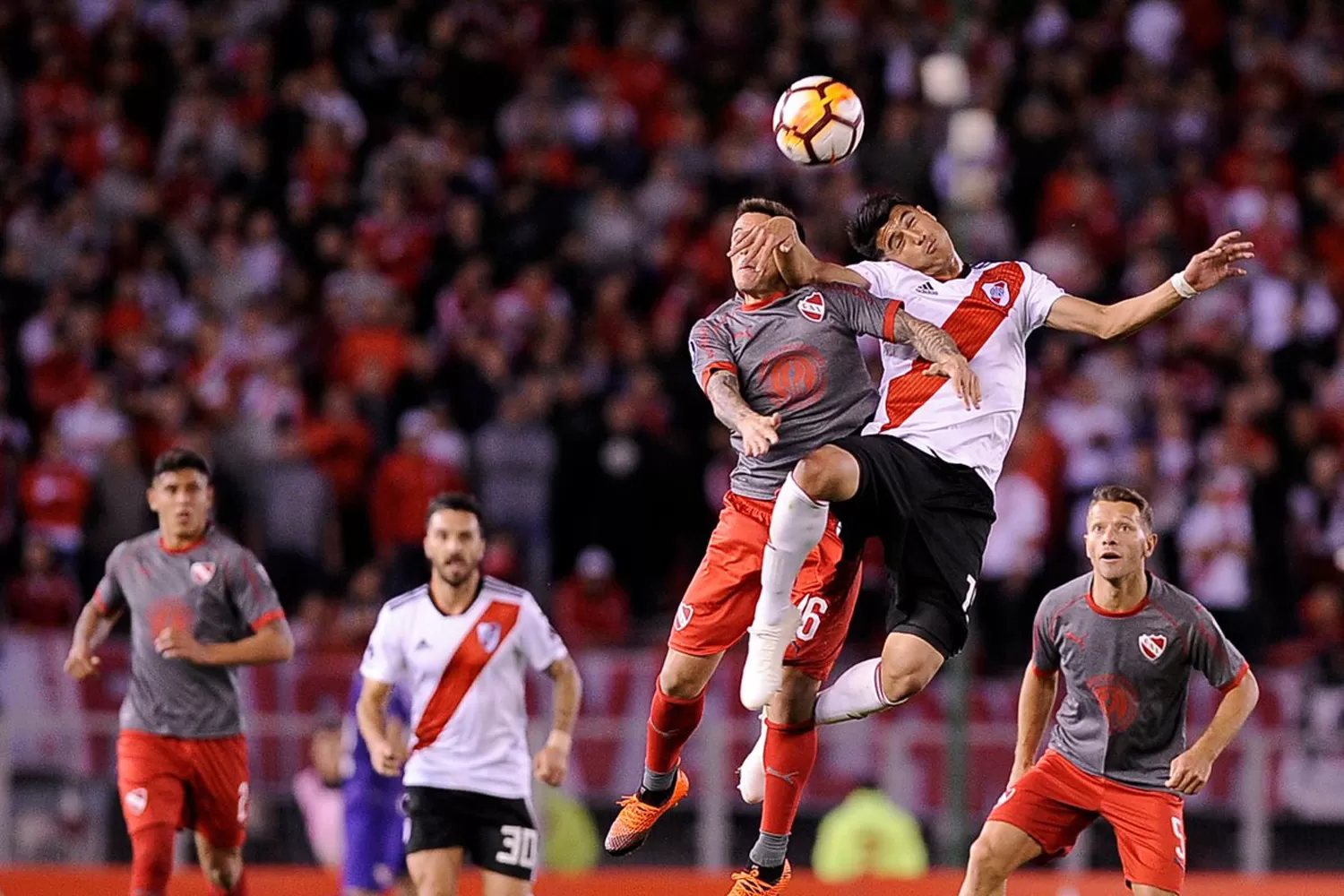 EN EL MONUMENTAL. River recibe a Independiente.