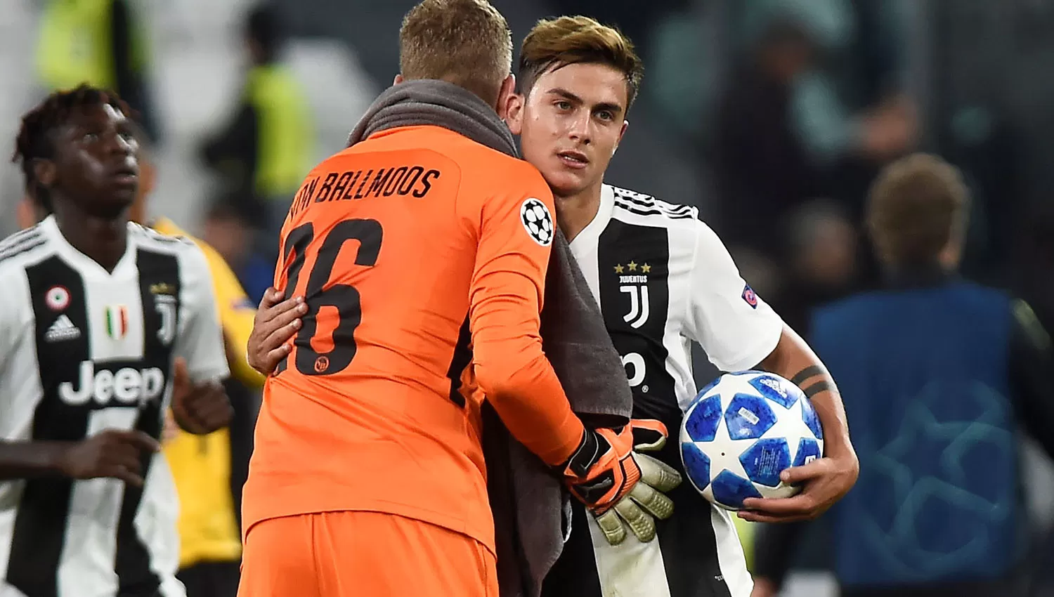 Dybala es el cuarto jugador de Juventus en marcar tres goles en Champions. (REUTERS)