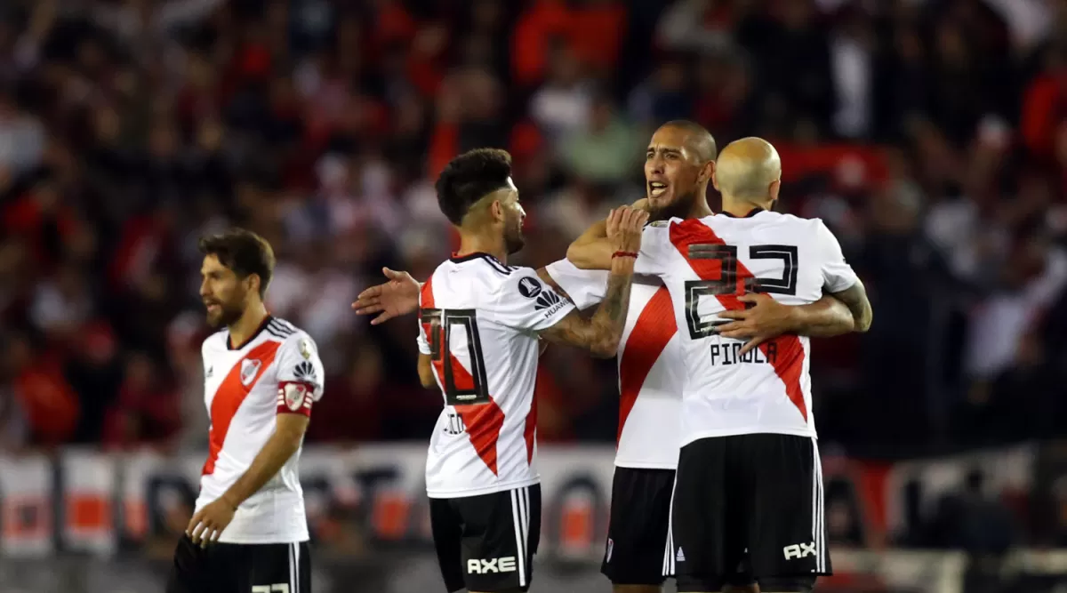 River aprovechó sus oportunidades y eliminó a Independiente.