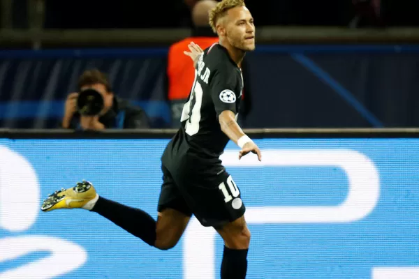 Triplete de Neymar en el festival goleador que ofreció el PSG ante el Estrella Roja