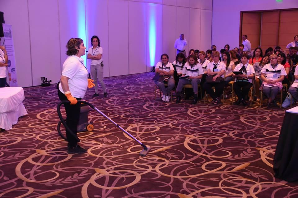 Realizan un taller para preservar y cuidar a los trabajadores y empleados de piso